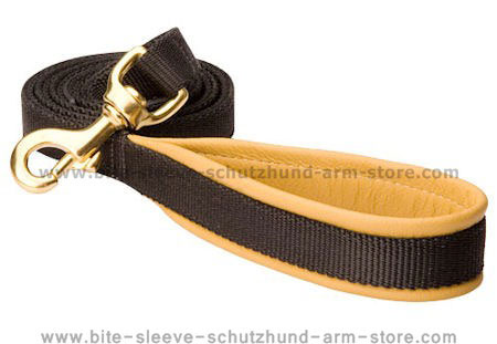 Very comfortable walking dog leash with swivel for dog training or for dog owners